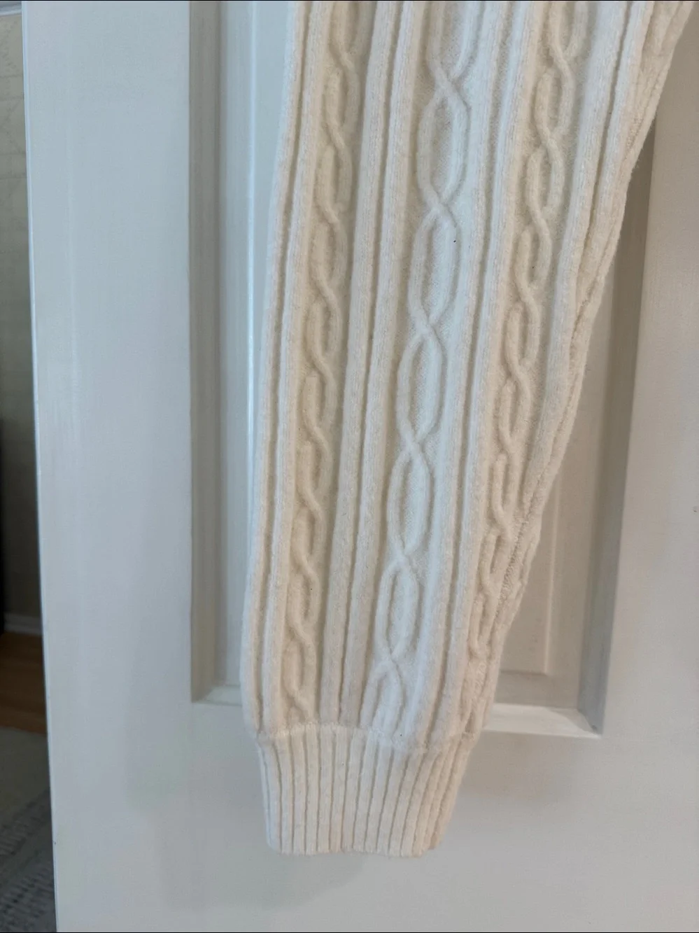 ALO Yoga Ivory Cable-Knit Drawstring Joggers